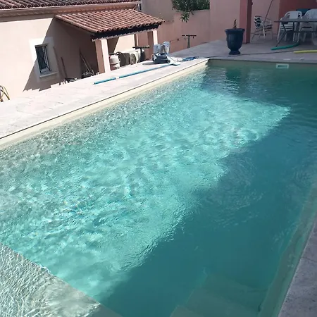 Privative Piscine Boulodrome Barbecue Villa